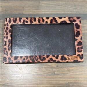 Z-palette leopard print